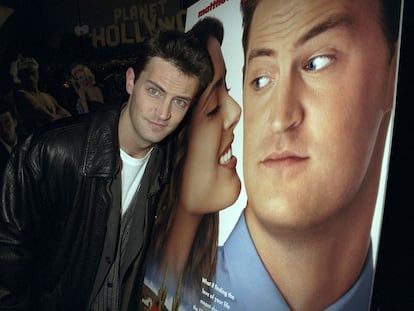 UNITED STATES - JANUARY 28:  Actor Matthew Perry at Planet Hollywood where he was promoting his movie "Fools Rush In".  (Photo by Richard Corkery/NY Daily News Archive via Getty Images)