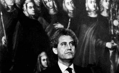 Toma de posesión de Rafael Escuredo, primer presidente de la Junta de Andalucía, el 4 de agosto de 1982.