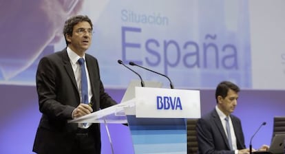 El economista jefe del Grupo BBVA, Jorge Sicilia, y el economista jefe de Economías Desarrolladas de BBVA Research, Rafael Doménech.