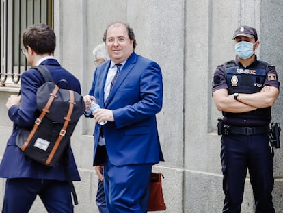El diputado del PP Alberto Casero, tras declarar por presuntas irregularidades cuando era alcalde de Trujillo, en el Tribunal Supremo, a 20 de junio de 2022, en Madrid