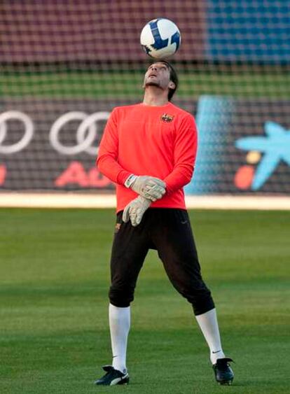 Pinto, en un entrenamiento del Barcelona.