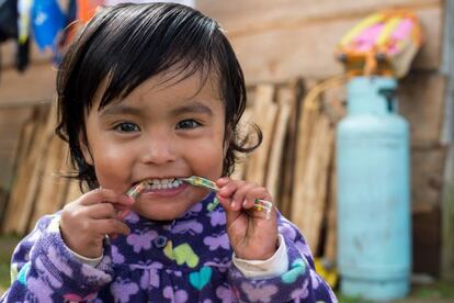 Sayra, de dos años, vive en un área rural de México.