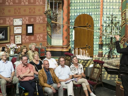 Nathaniel Wood toca la trompeta en el concierto de Les Haulz et les Bas en la St. Willibrordkerk de Utrecht.