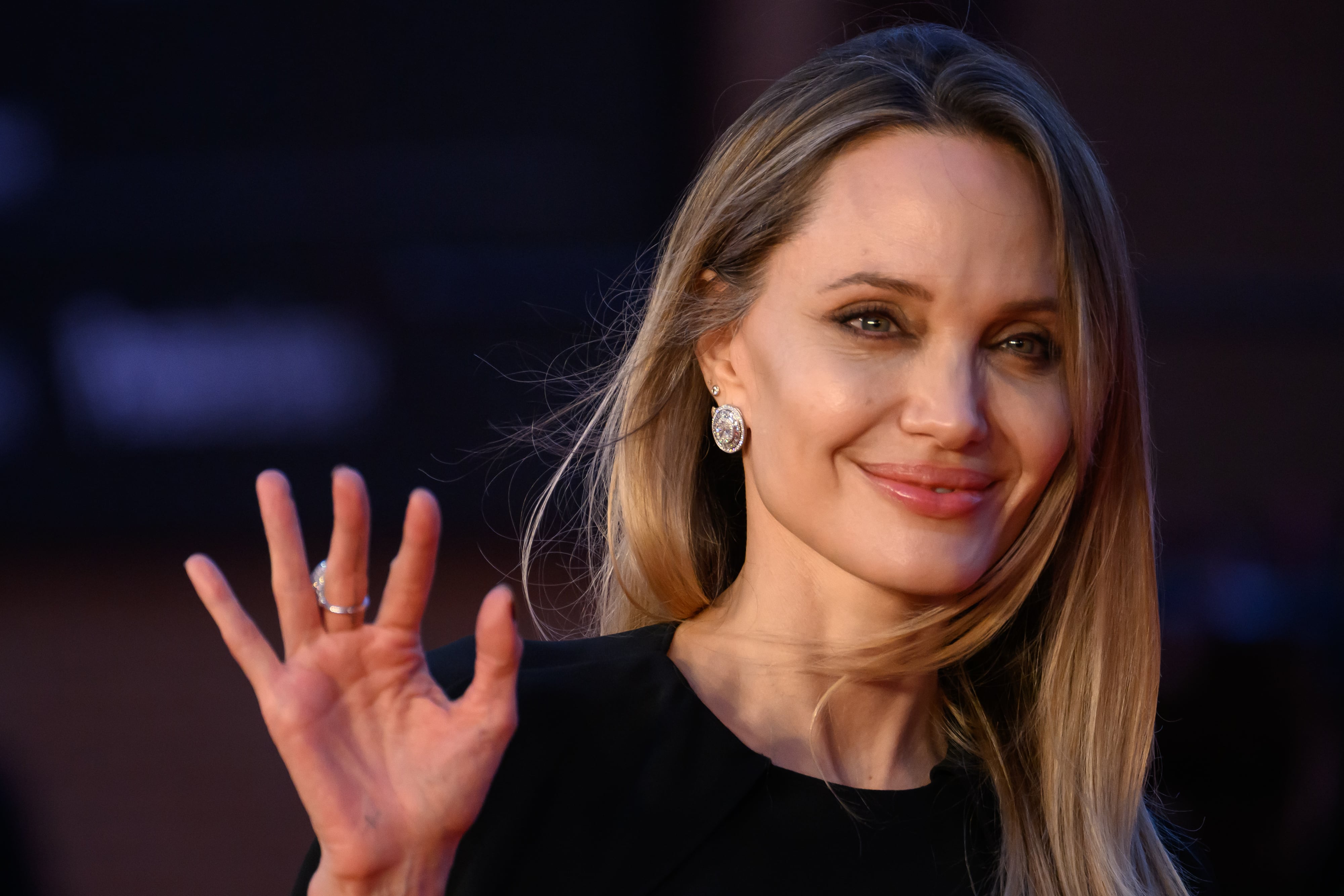 Angelina Jolie habla del cáncer de mama en la primera portada de ‘Time Francia’: “Comparto estas cicatrices con muchas mujeres que amo”