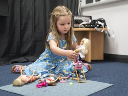 Un estudio impulsado por Barbie muestra que jugar con muñecas activa regiones cerebrales que fomentan la empatía