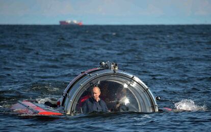 Isla de Gotland, mar Báltico, 15 de julio de 2013. El presidente ruso, Vladimir Putin, se sumerge en un batiscafo en el fondo del mar Báltico para inspeccionar los restos del naufragio de la fragata 'Oleg'. La difusión de imágenes sobre las actividades vacacionales de Putin se ha convertido en una tradición estival rusa.