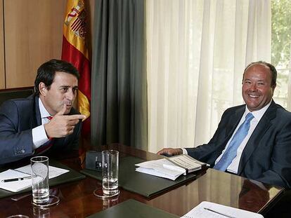 José Luis Requero (izquierda) y Juan Carlos Campo, durante el debate.