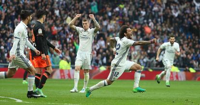 Marcelo celebra el gol de la victoria frente al Valencia. Santi Burgos