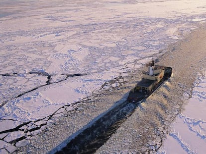 Os navios quebra-gelo são cruciais para assegurar a rota do Ártico.