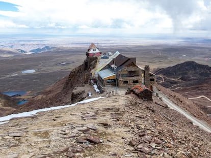 Antiguo refugio y estaci&oacute;n de esqu&iacute; de Chacaltaya, en Bolivia. El antiguo glaciar, de 18.000 a&ntilde;os, desapareci&oacute; hace casi 20 a&ntilde;os.