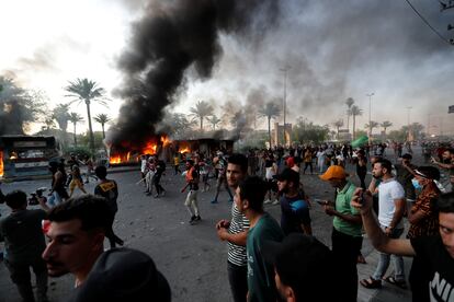 Choques entre manifestantes y fuerzas de seguridad este martes en Bagdad.