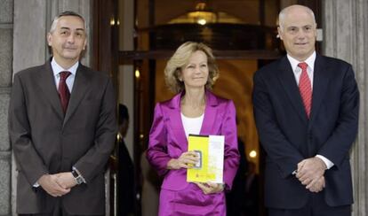 Carlos Ocaña, Elena Salgado y José Manuel Campa, en la presentación de los Presupuestos.