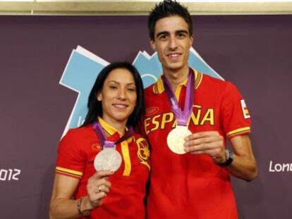 Yagüe y González posan con sus medallas.