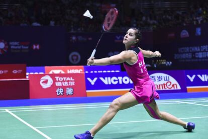 La triple campeona del mundo y oro olímpico de bádminton Carolina Marín revalidó este domingo el título en el Abierto de China, ocho meses después de sufrir una grave lesión de rodilla que amenazó con acabar con su carrera.