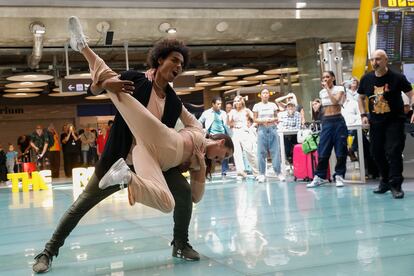 Música y actuaciones en directo en el aeropuerto de Madrid, con motivo del Día Europeo de la Música en 2023.