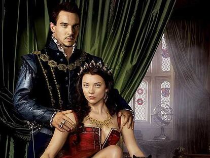 Jonathan Rhys-Meyers y Natalie Dormer, en <i>Los Tudor. </i>