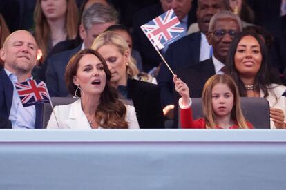 Kate Middleton, duquesa de Cambridge, y su hija, la princesa Carlota, en los festejos por el Jubileo de Isabel II.