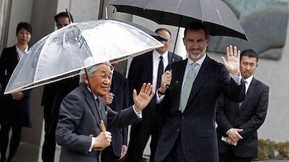 Felipe VI y el emperador Akihito durante la reciente visita de Estado a Jap&oacute;n.