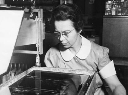 Katharine Burr Blodgett, fotografiada en 1938, cuando trabajaba en los laboratorios de General Electric.