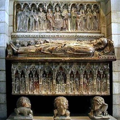 Detalle del sepulcro de Ermengol VII que se exhibe en The Cloisters.