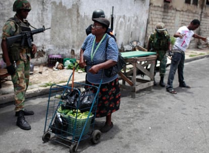 El Ejército vigila el barrio de Tivoli Gardens, base de los capos jamaicanos.