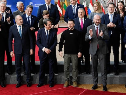 El presidente ucranio, Volodímir Zelenski, con los mandatarios de la UE en el Consejo Europeo del 9 de febrero.