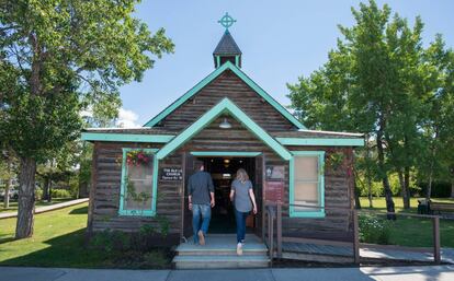 En Whitehorse se encuentra la Old Log Church, la única catedral de estilo cabaña de troncos que hay en el mundo.