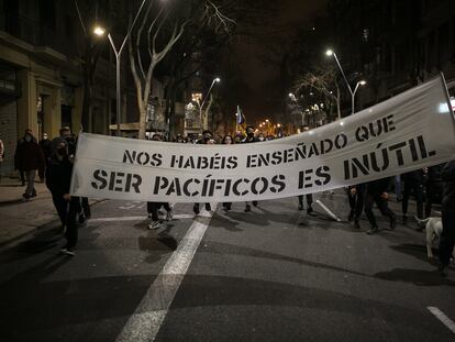 La pancarta presidía la manifestación el pasado domingo