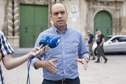 Gabriel Echávarri cuando presentó su candidatura a la alcaldía de Alicante. 