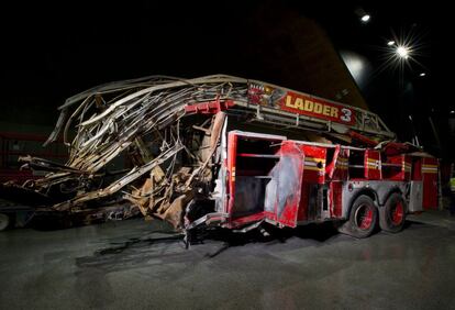 Estado en el que quedó el camión de bomberos Ladder Company 3. Los 11 miembros de esta compañía murieron con el derrumbe de la torre norte del World Trade Center. El vehículo está expuesto en el Museo del 11-S de Nueva York, inaugurado en la 'Zona Cero' en mayo de 2014. La colección cuenta con más de 10.000 objetos.