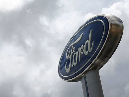 Logo de Ford en Miami.