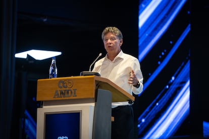 El presidente de la ANDI, Bruce Mac Master, durante el décimo Congreso Empresarial Colombiano, en Cartagena (Colombia), el 13 de agosto de 2025.