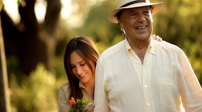 Carlos Falcó, marqués de Griñón, junto a su hija Tamara.
