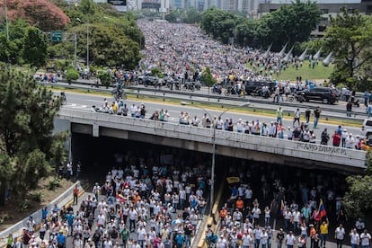 Opositores al gobierno del presidente venezolano Nicolás Maduro, durante las manifestaciones.