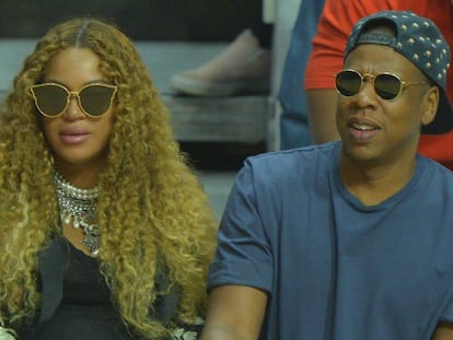 Beyonc&eacute; y Jay-Z, en un partido de Los Angles Clippers el pasado 1 de mayo.