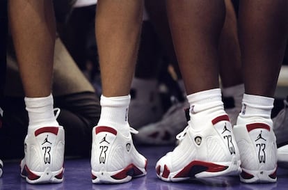 Las Jordans... De la cancha a la calle, de la calle a la pasarela, de la pasarela a la subasta. Y vuelta a la cancha.