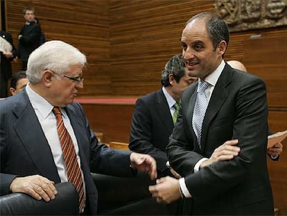 El consejero de Infraestructuras, José Ramon García Antón, y el presidente Francisco Camps.