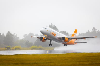 Un avión de la aerolínea colombiana Ultra Air