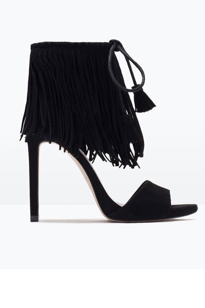 Entre las novedades de Zara encontramos este diseño, que incluye pompón, y se queda en 49,95 euros.