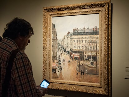 El cuadro 'Efecto de lluvia' de Camille Pissarro expuesto en el Museo Thyssen.