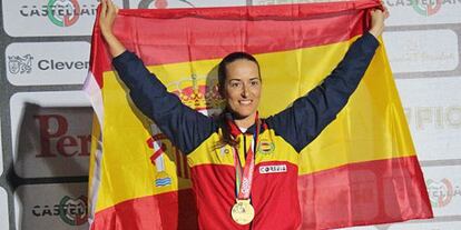 F&aacute;tima G&aacute;lvez celebra su oro en el Mundial, en Lonato.