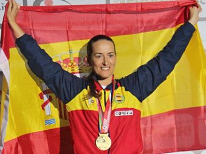 F&aacute;tima G&aacute;lvez celebra su oro en el Mundial, en Lonato.