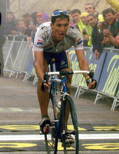 Chava Jiménez, coronando el Angliru en 1999.