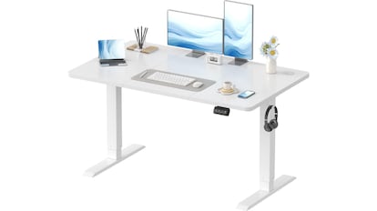 Escritorio económico regulable en altura.