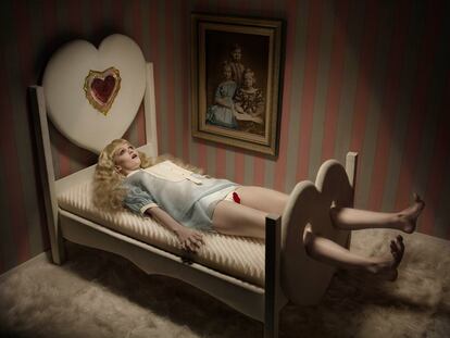 Una de las fotografías de Eugenio Recuenco en Urvanity Art.