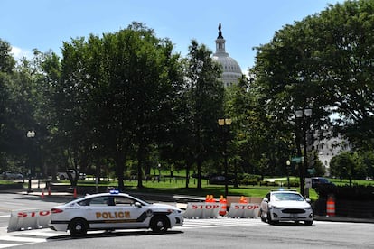 Polícia bloqueia região do Congresso dos Estados Unidos devido a ameaça de bomba, nesta quinta-feira em Washington.