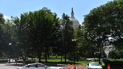 Polícia bloqueia região do Congresso dos Estados Unidos devido a ameaça de bomba, nesta quinta-feira em Washington.