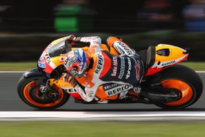 Casey Stoner, durante la sesión clasificatoria de ayer en Phillip Island.