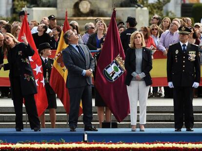 Concepci&oacute;n Dancausa (a la derecha), junto al ministro de Interior, Juan Ignacio Zoido, y la presidenta de la Comunidad de Madrid, Cristina Cifuentes. 