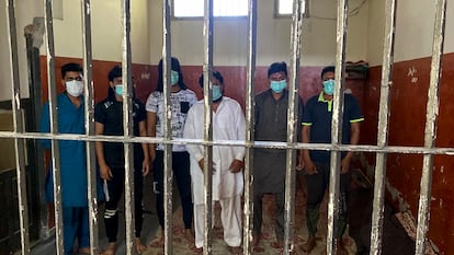Los detenidos por el asesinato de las hermanas, en una imagen difundida por la policía de Punjab.